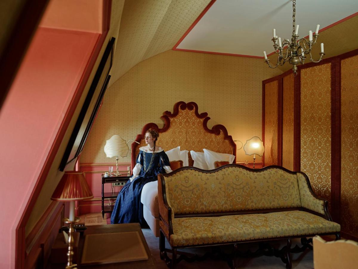 Château Louise De La Vallière Hotel